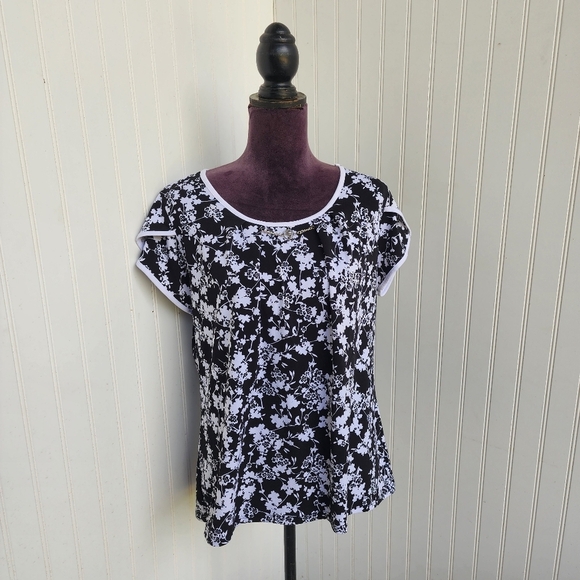 Adrienne Vittadini Black White Floral Sleeve Top Shirt Flare Short Sleeve Sz L - Picture 1 of 11